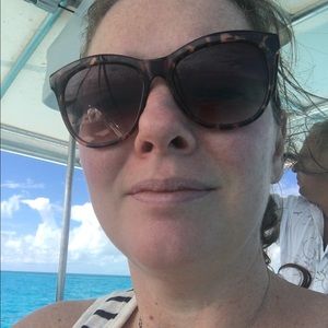 Meet your Posher, Lorraine